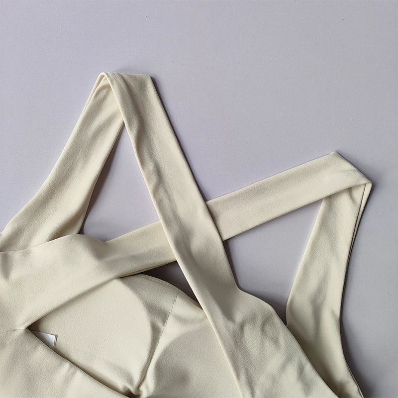 Seamless Cross-Back Sports Bra