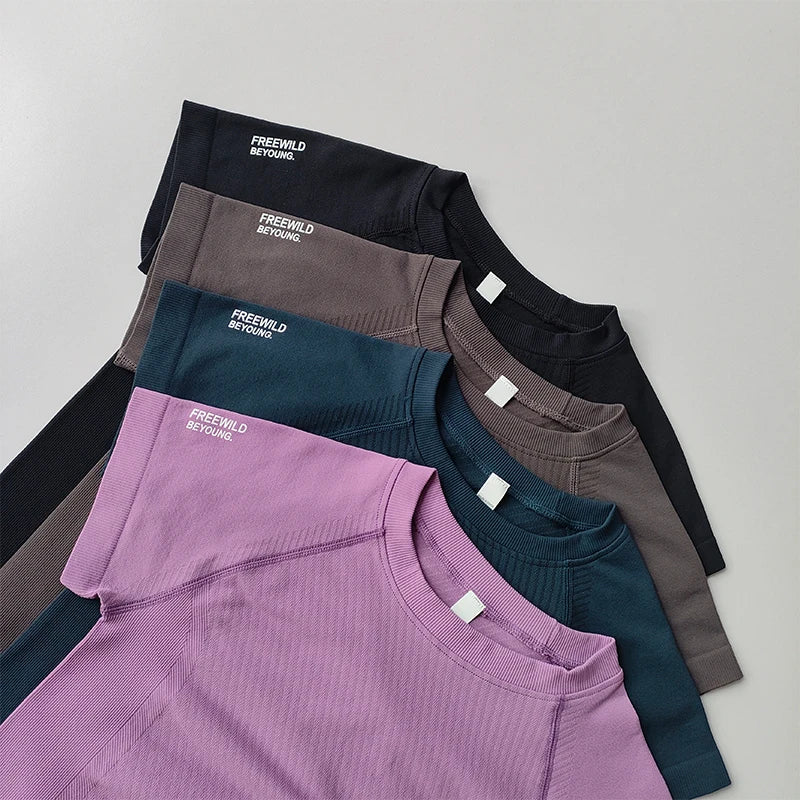 Short-Sleeved Stretch T-Shirt with Round Collar